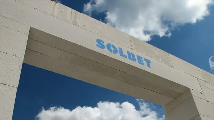 Nadproże z betonu komórkowego: funkcje i zastosowanie w budowie