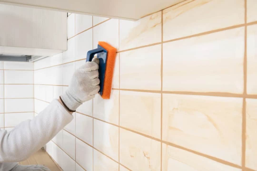 Fuga epoksydowa czy cementowa - która lepsza do Twojego projektu?