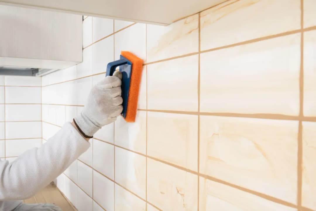 Fuga epoksydowa czy cementowa - która lepsza do Twojego projektu?