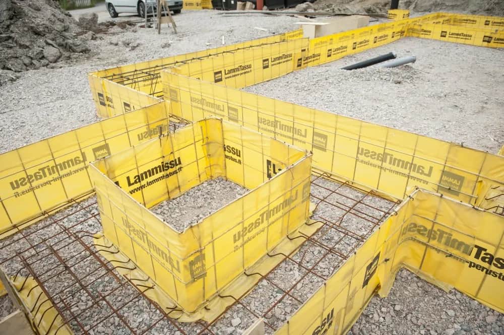 Szalunek tracony ławy fundamentowej: jak poprawnie zastosować