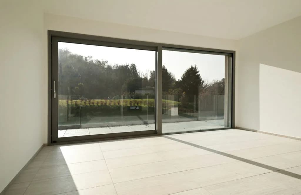 Okna HS czy HST - co wybrać? Porównanie zalet i wad systemów