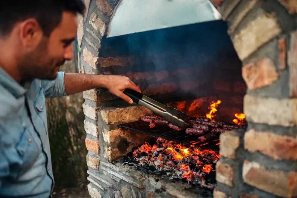 Ile cegieł na grilo wędzarnie? Sprawdź, ile naprawdę potrzebujesz