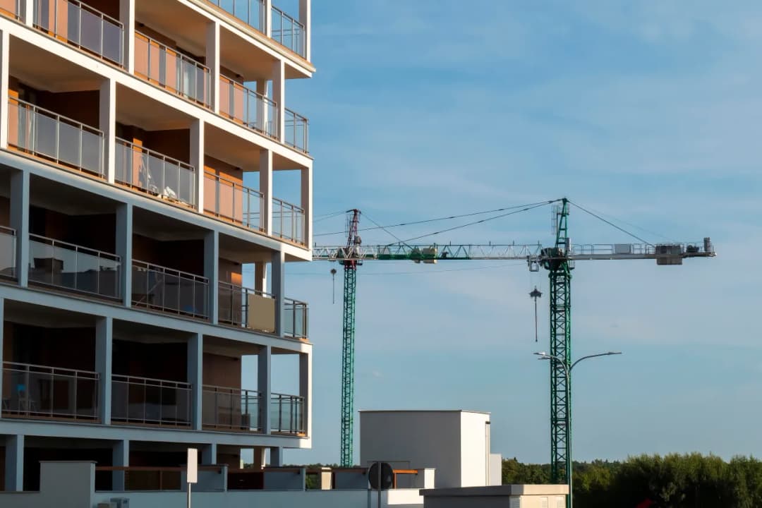 Czy deweloper może zmienić cenę? Oto, co musisz o tym wiedzieć.