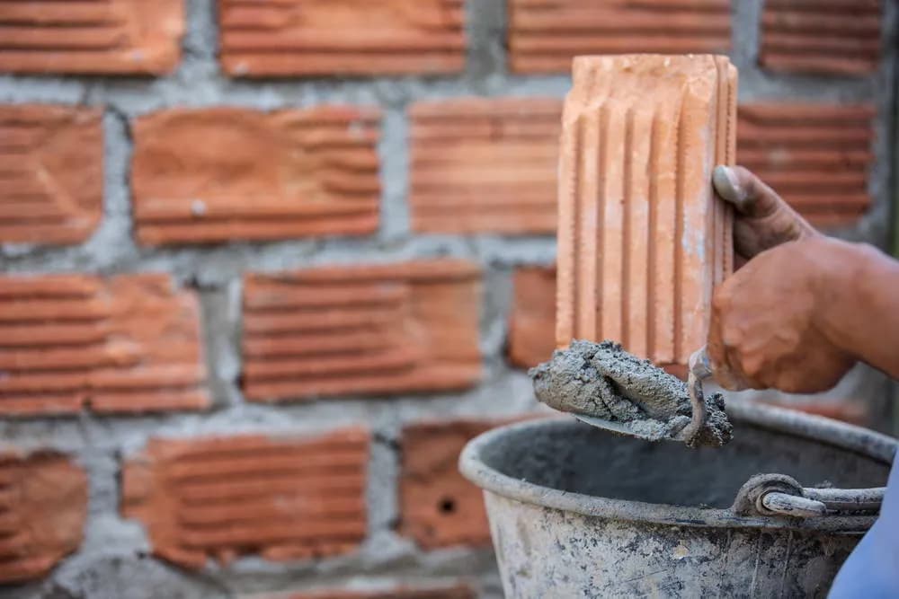 Z czego budują deweloperzy? Najlepsze materiały budowlane i ich zastosowanie